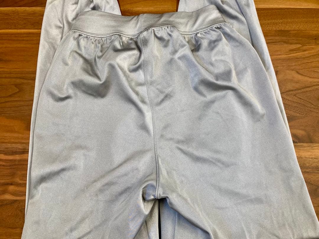 ぷ*ん様 正規品◆ZUMBAズンバ◆薄手シルバーパンツ◆XSサイズ◆中古美品