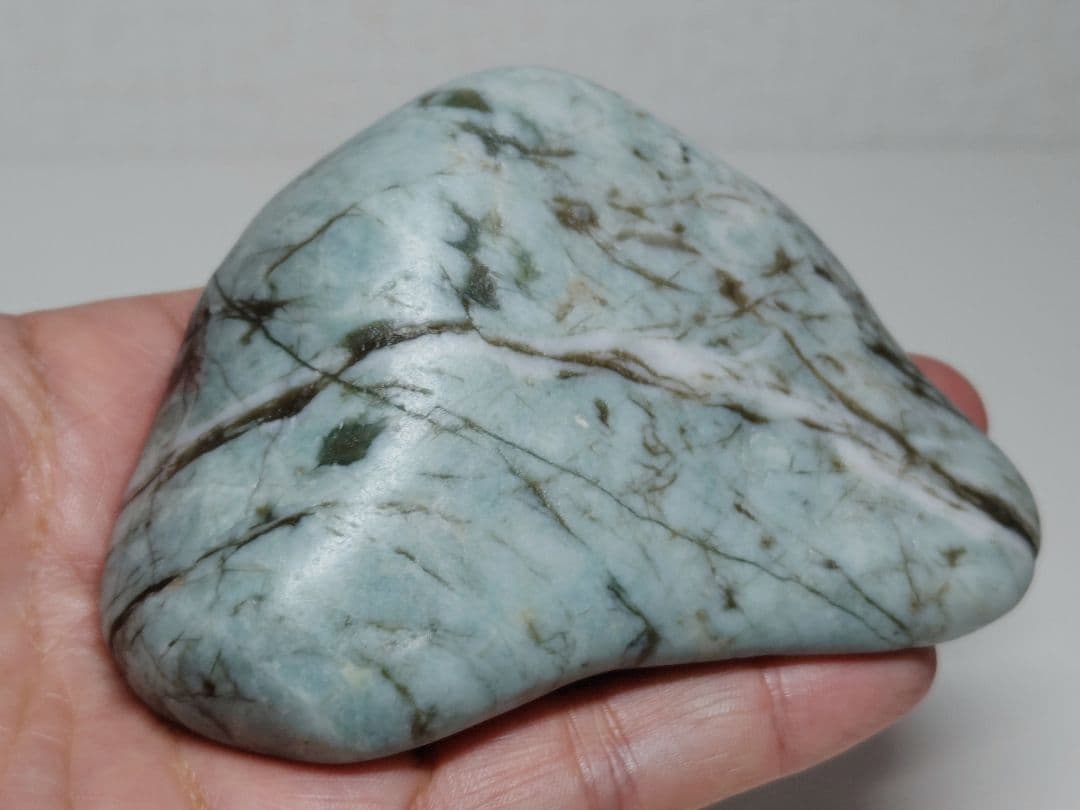 水色 311g 翡翠 ヒスイ 原石 鑑賞石 自然石 誕生石 鉱物 鉱石 水石