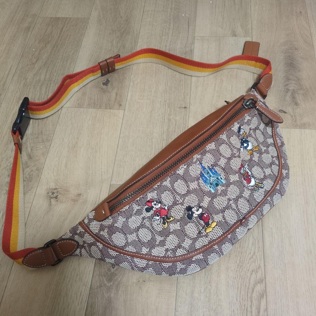 コーチ　ディズニー　50周年　完売品　ボディバッグ　COACH