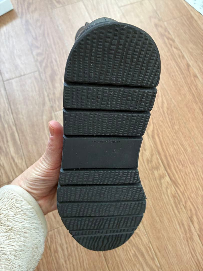 OUR 雨の日も寒い日も履けるショートブーツ　Lサイズ　ブラック