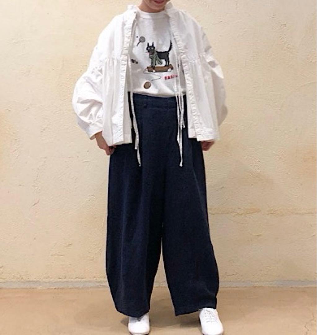 ネストローブ フリルカラーギャザーブラウス　白