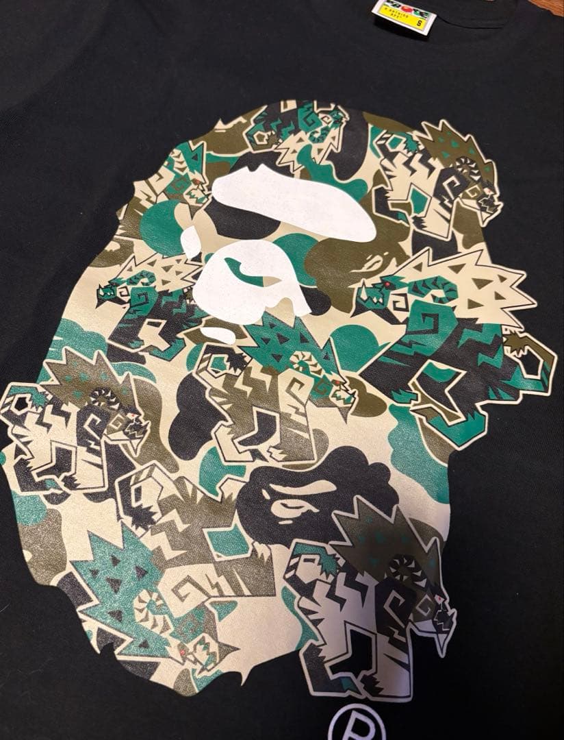 A BATHING APE ×モンスターハンター コラボ限定Tシャツ モンハン