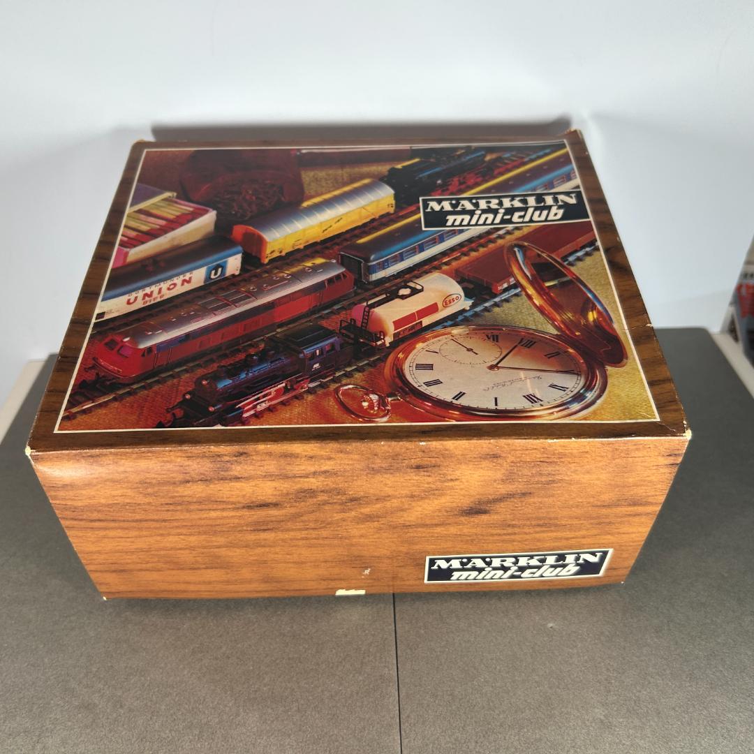 メルクリン ミニクラブ 8902 動力車1両+客車3両 及び線路リレーラーセット