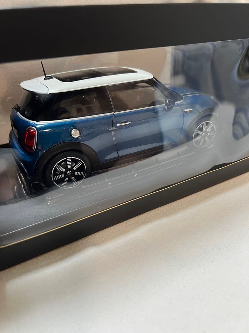 ミニカー　ミニクーパー MINI 3ドア　COOPER S 1/18スケール