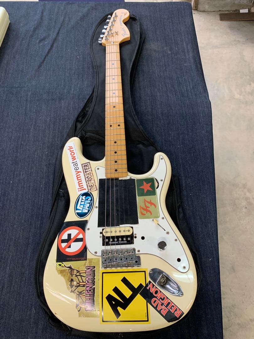 FENDER エレキギター　fender