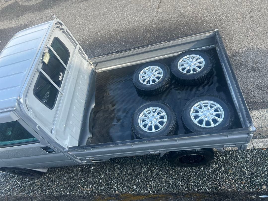 ホンダ　アクティ　軽トラ　4WD アルミホイールスタッドレス乗せ