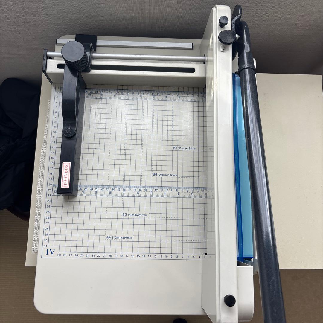 裁断機　A4 大型裁断機　ペーパーカッター　ダイシン商事