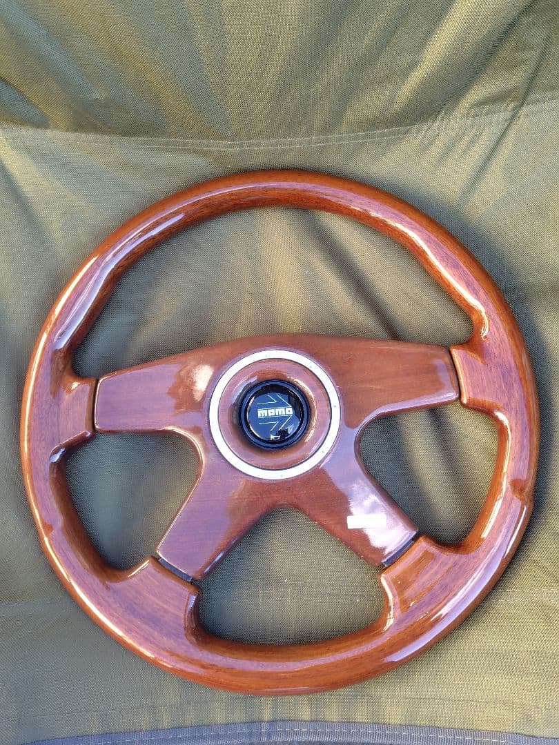 MOMO エトラ ステアリング 本体