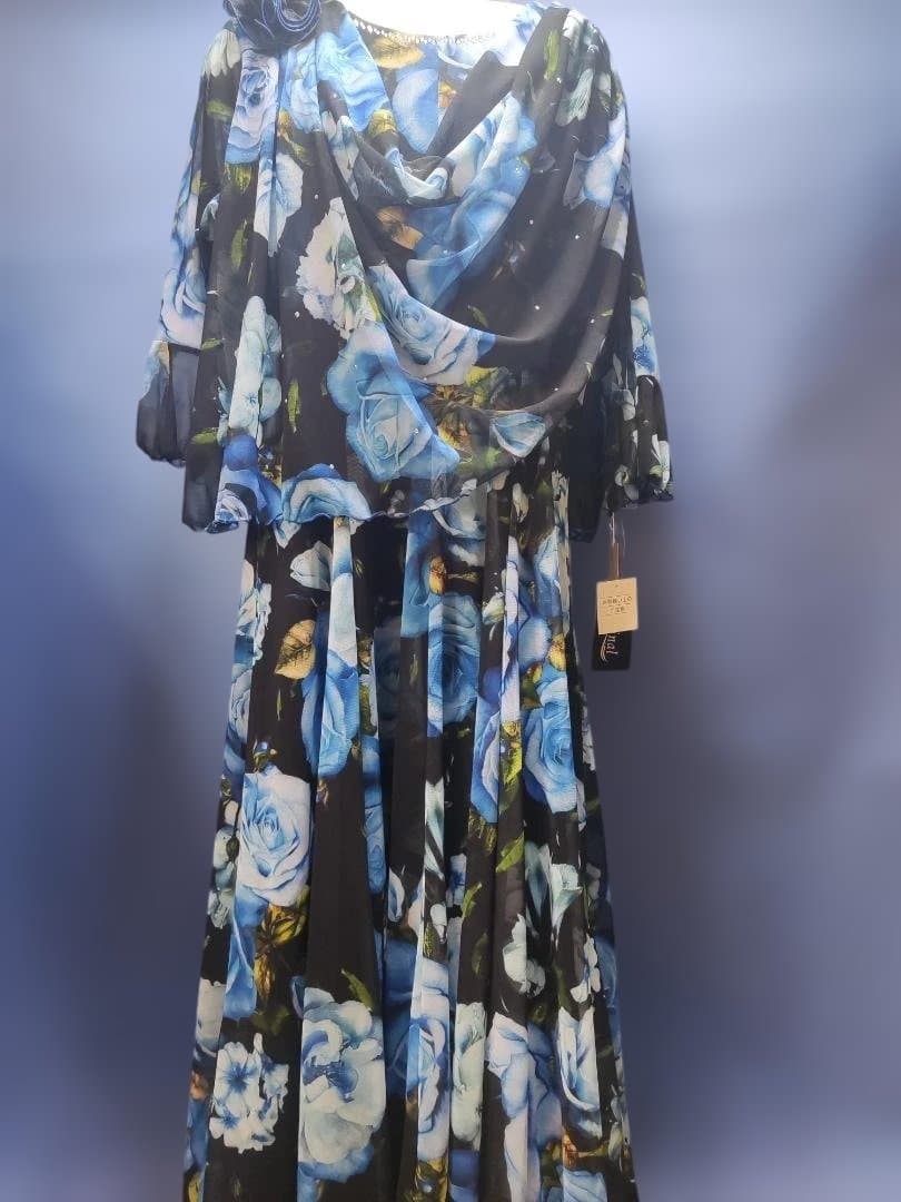 新品　青いバラ柄ドレープダンスワンピース