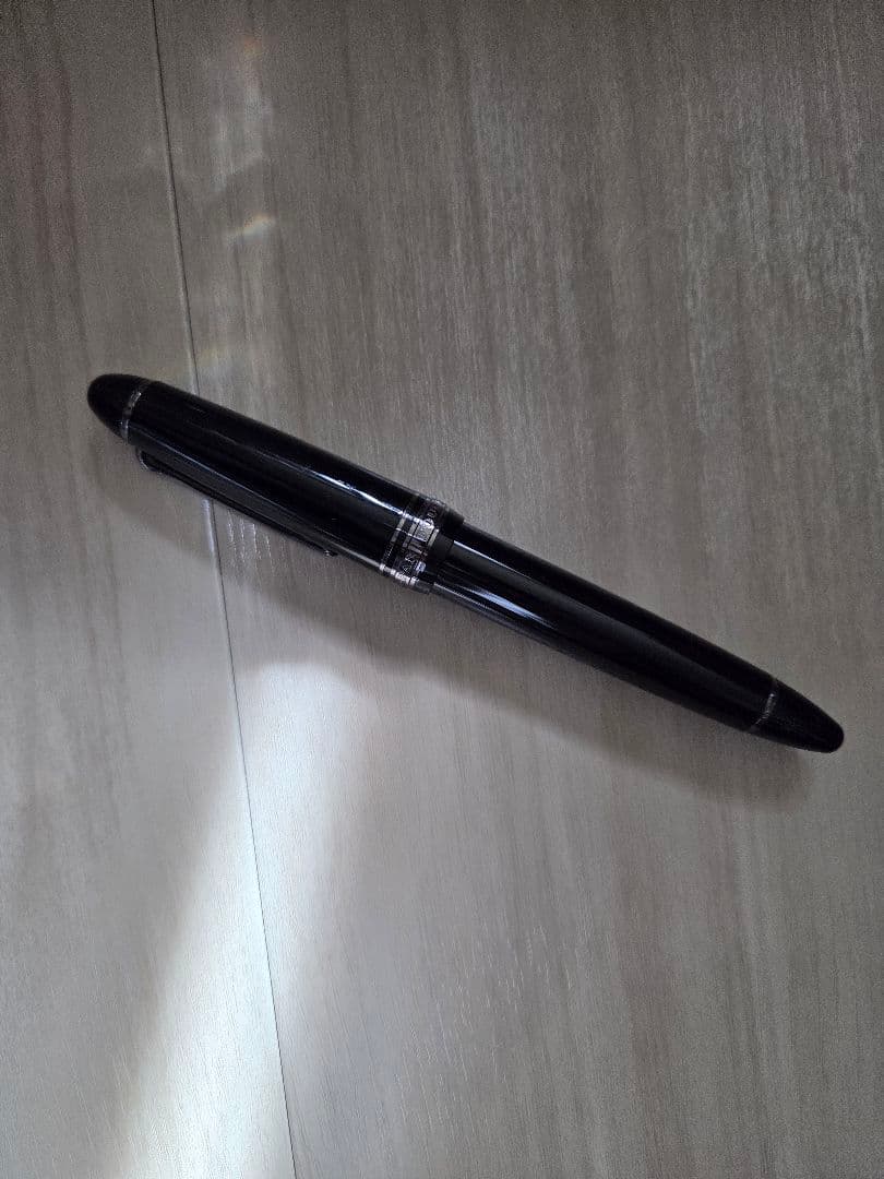 セーラー　プロフィット　ブラックラスター 万年筆　F（細字）