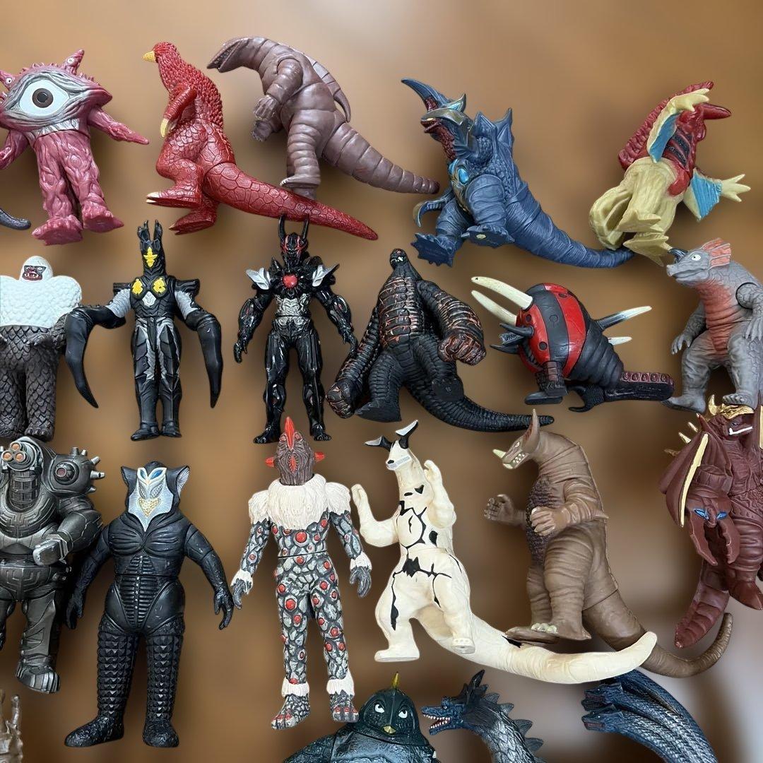 ウルトラマン　ソフビ　怪獣　フィギュア　セット　まとめ　65個