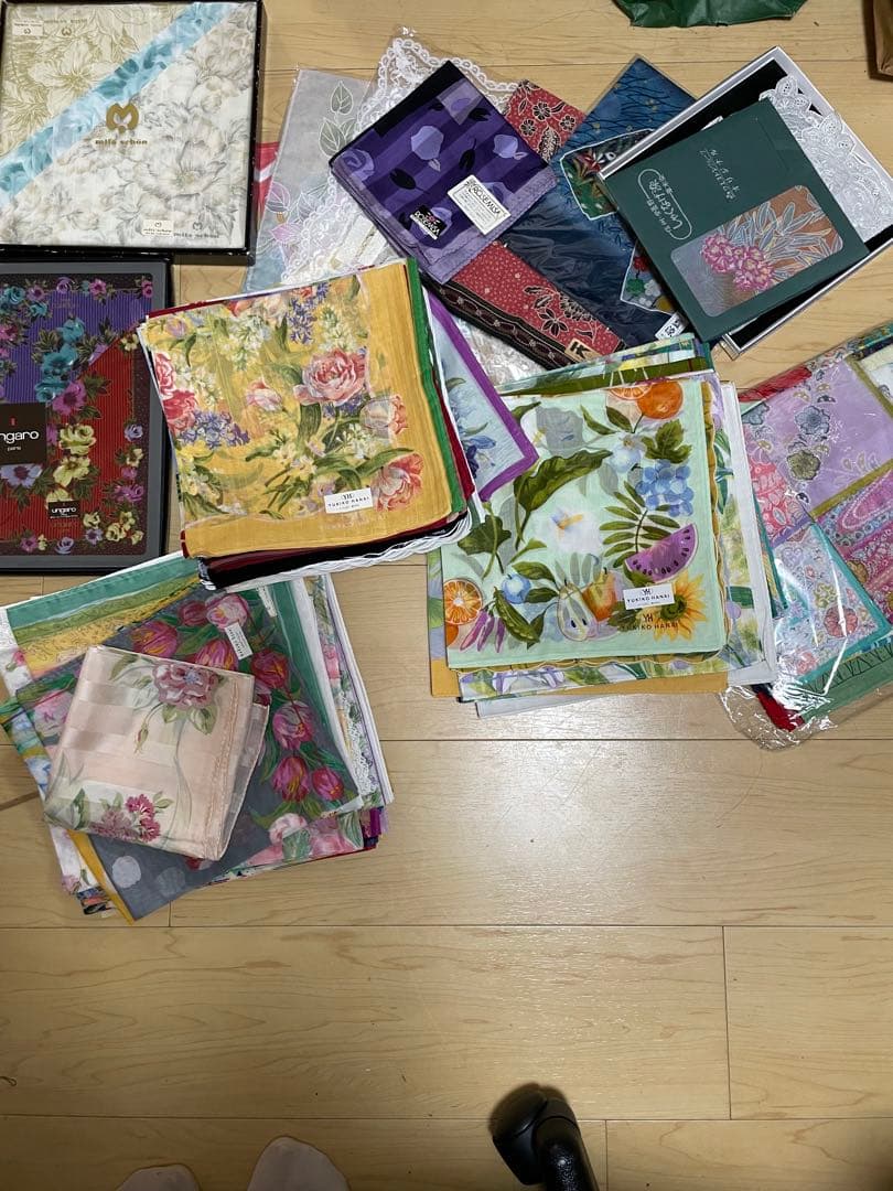 ki　HANAI YUKIKO他ハンカチセット　96枚20250725