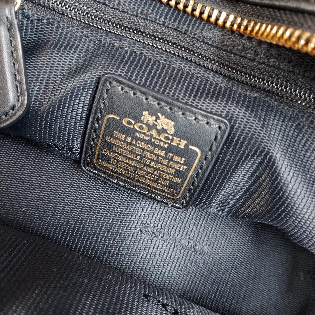 美品　COACH ハンドバッグ　黒　ストラップ　保存袋付き