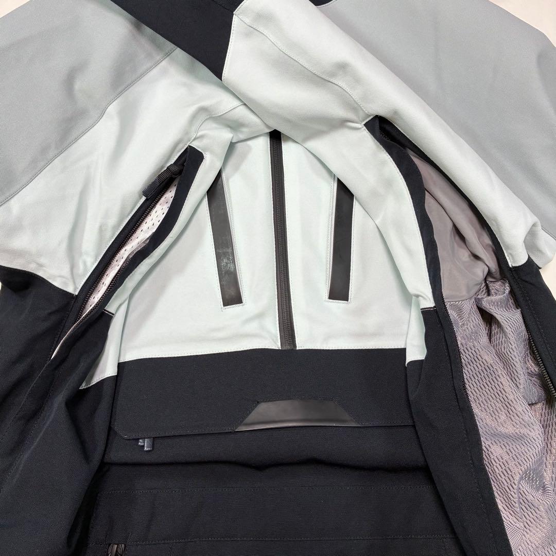 美品 VOLCOM ボルコム スノーボードウェア BRIGHTON プルオーバー