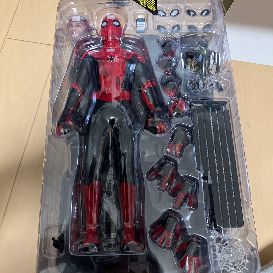 ホットトイズ スパイダーマン ノー・ウェイ・ホーム バトルダメージバージョン