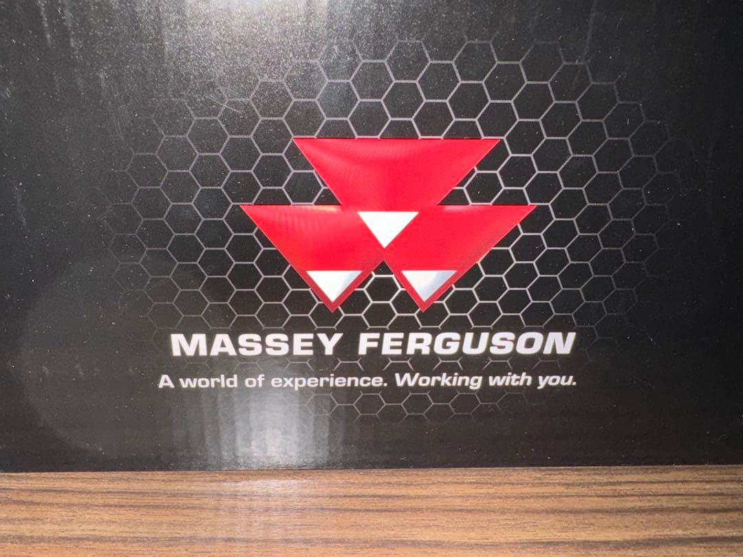 Massey Ferguson MF 1080 トラクター 1/32