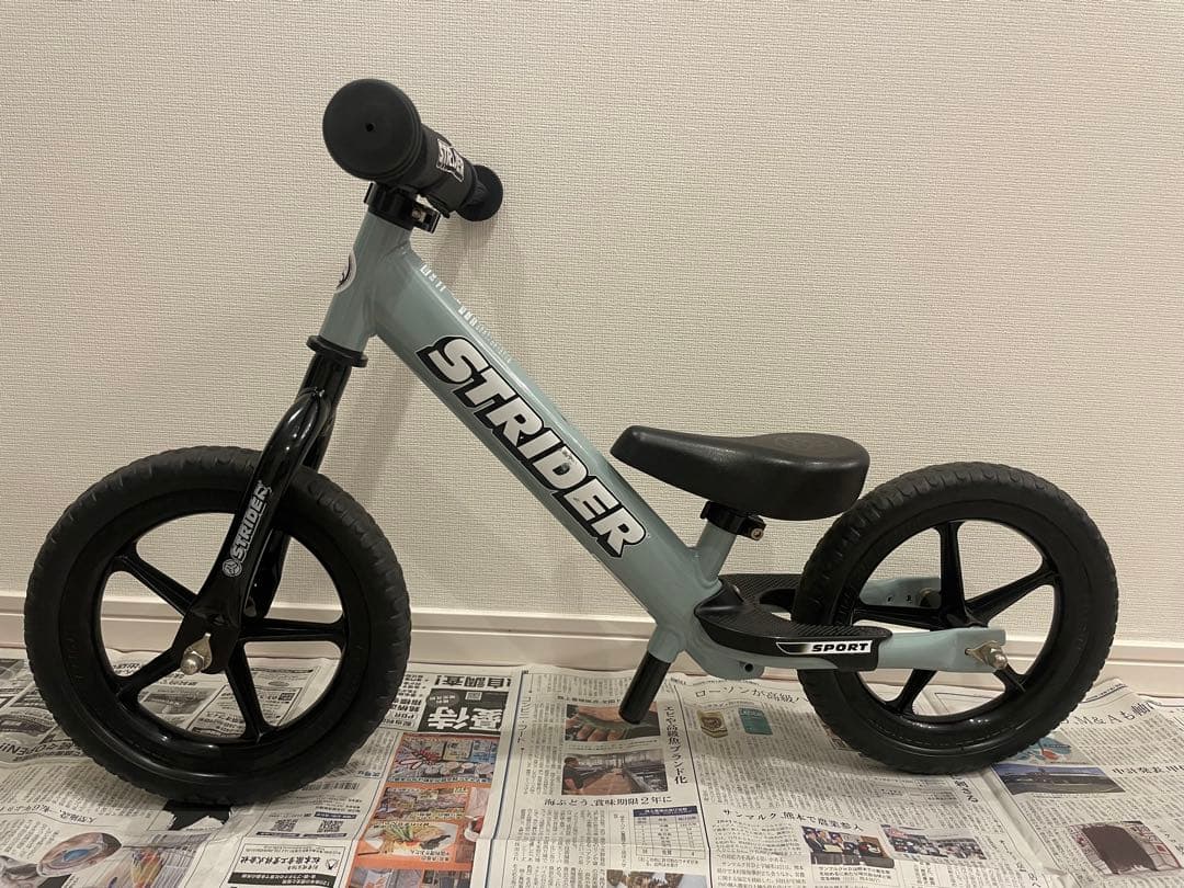 STRIDER ストライダー　限定カラー　アイスブルー　12インチ