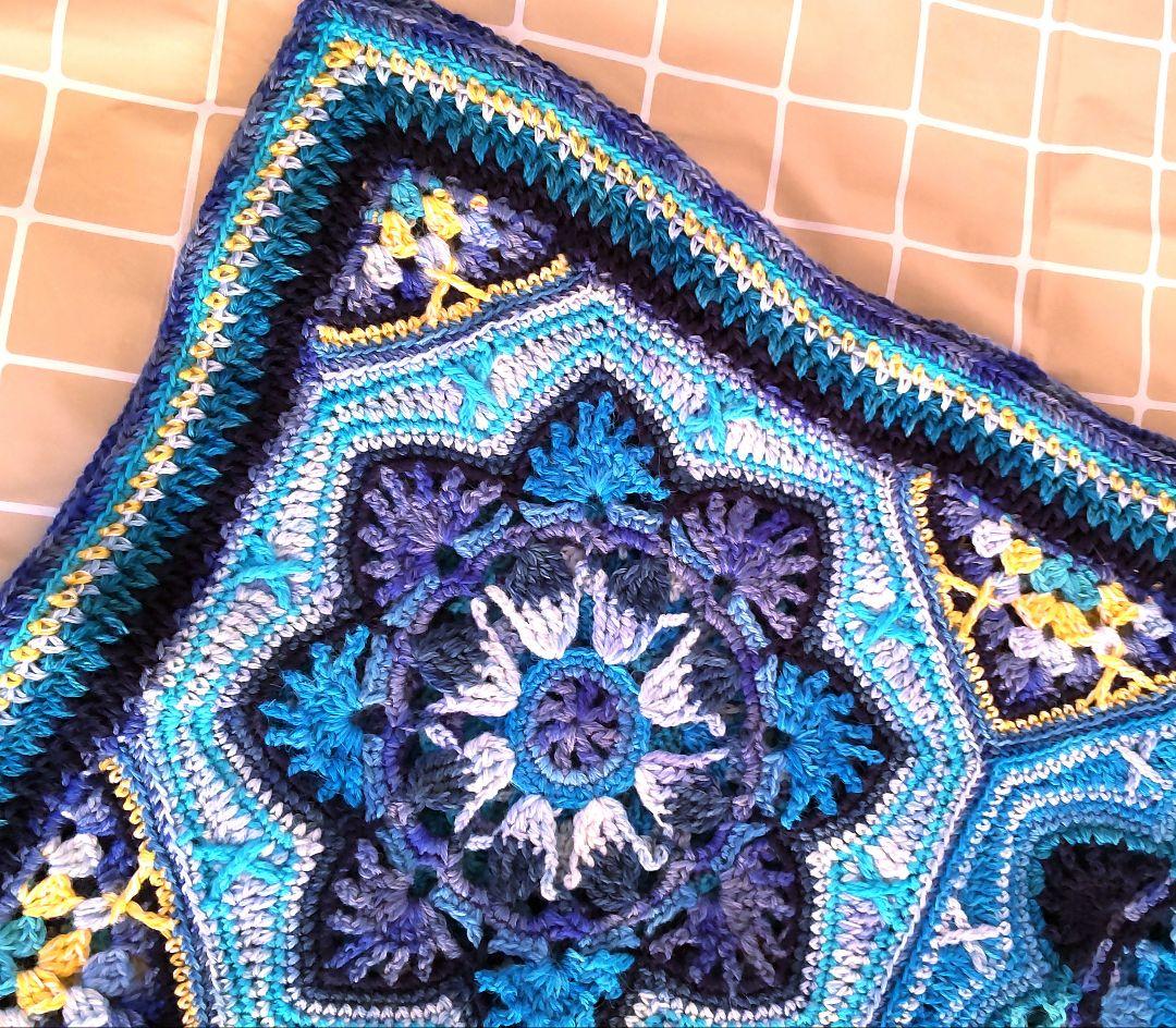 C429　手編みマルチカバー　ブランケット　モチーフ編み　モチーフ繋ぎ　大判