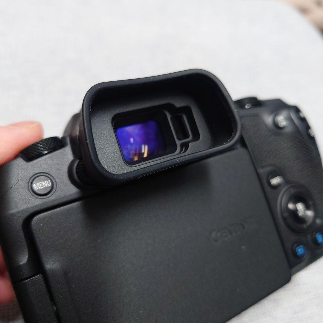 Canon EOS RP 本体と付属品