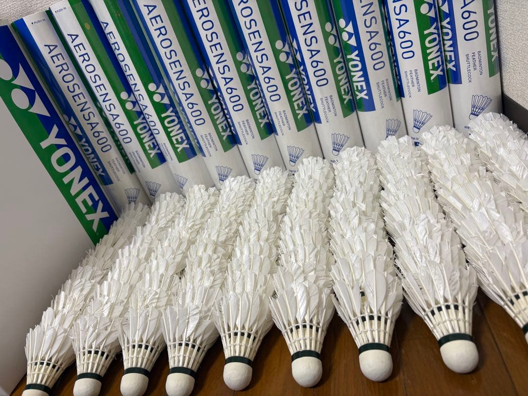 バドミントンヨネックス中古シャトルエアロセンサー600