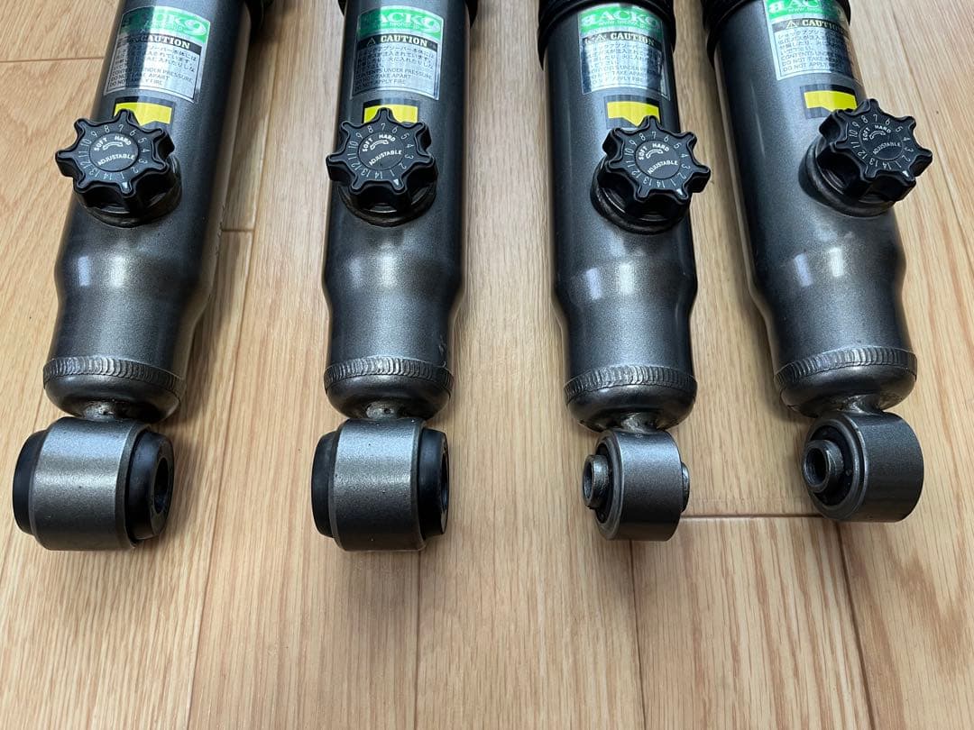 ハイエース200系　TWO-HOT BACK9 MSダンパーショートストローク用