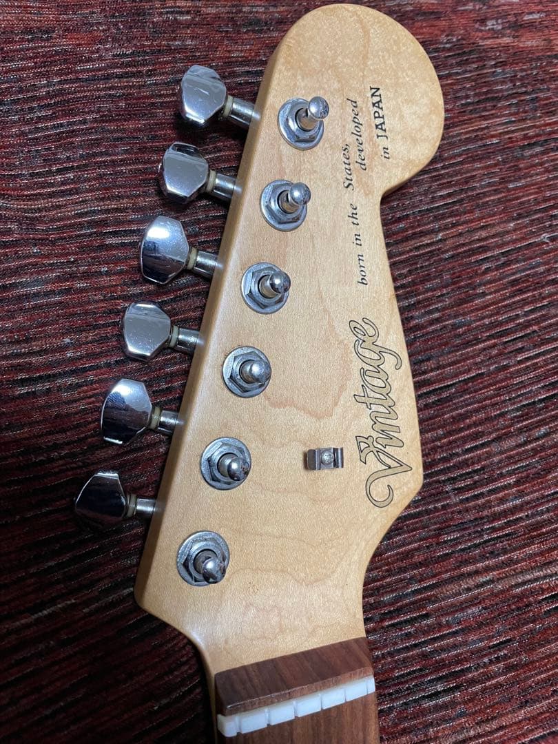 VINTAGE ストラトタイプ　エレキギター　22F