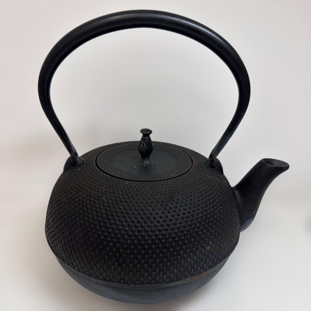 黒い鋳鉄製鉄瓶　南部盛栄堂　☺︎