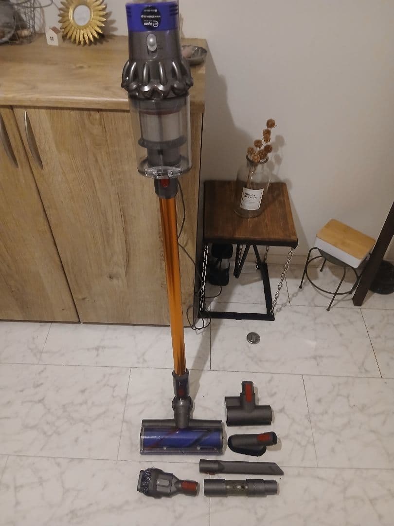 よ*ー様 Dyson V10 SV12 本体一式 動作品 アタッチメント多数