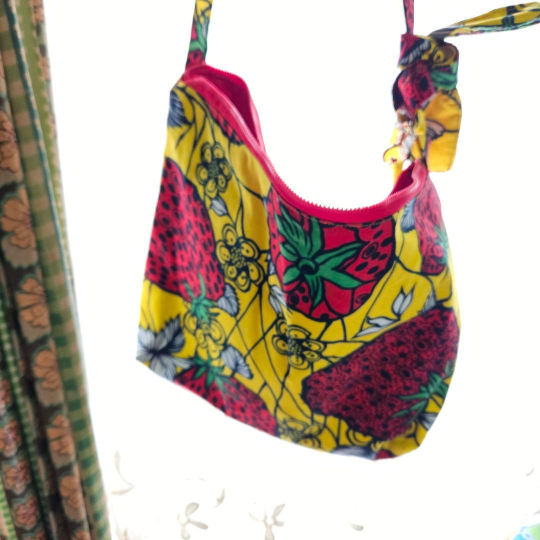 ♥2匹の仲良し猫ちゃんのトートバック&大きな苺バックセット　コヤンイサムチョン