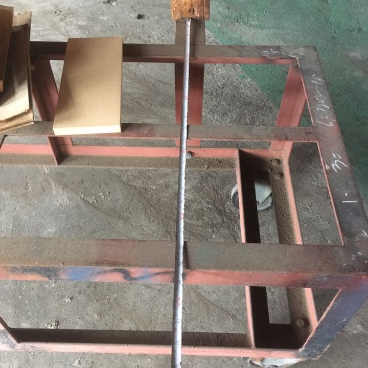 コマ付き　台車　縦柱付き　値引き