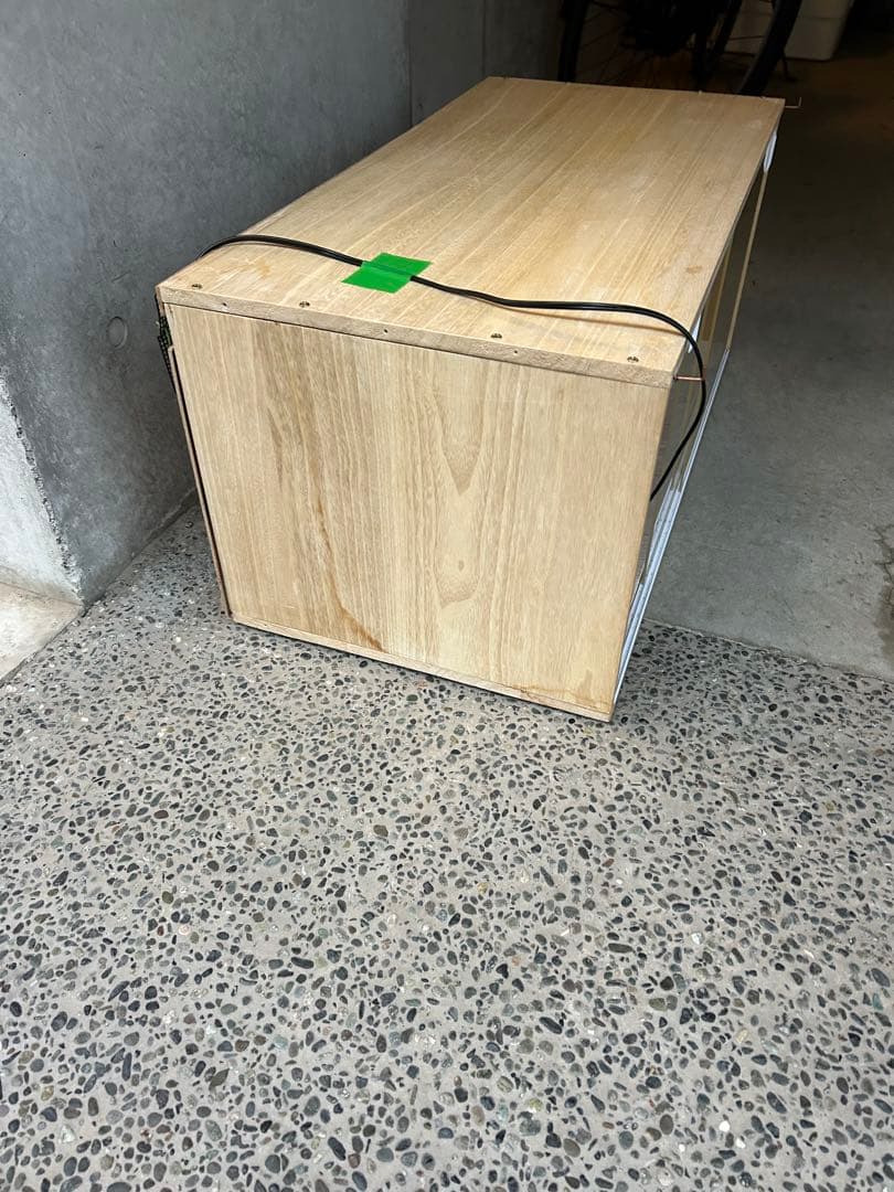 爬虫類ケージ（照明器具付き）