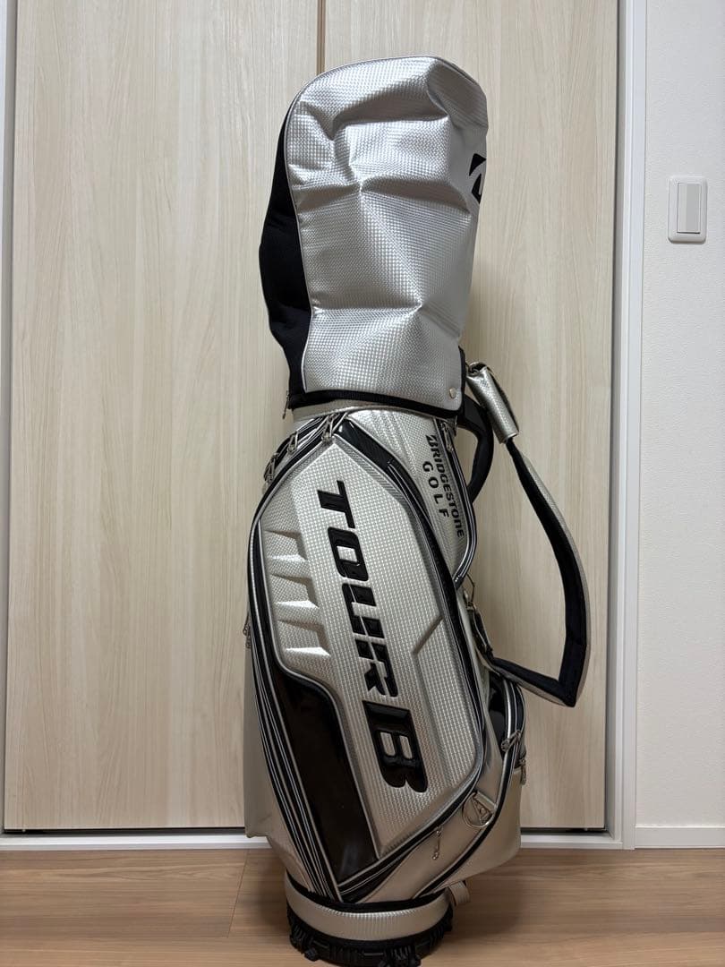 ブリヂストンTOUR B シルバーキャディバッグ