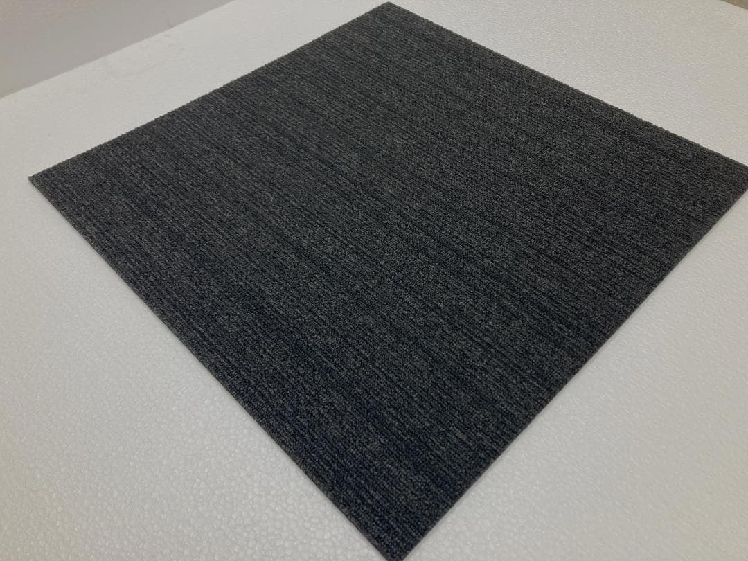 アン　　タイルカーペット　新品・未使用　国内メーカー　アウトレット