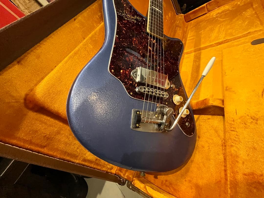 DeliciousTaylormade MOD 1960s弾きたいビザールLPB