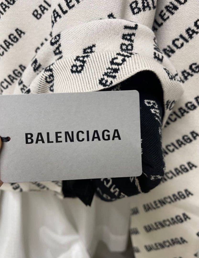 新品未使用 バレンシアガ balenciaga総柄ロゴクルーネックニットセーター
