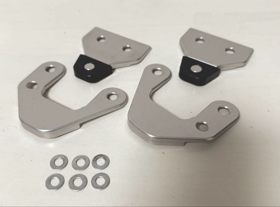 アバルト595 マエカワエンジニアリング　アルミ削り出しドアストライカー