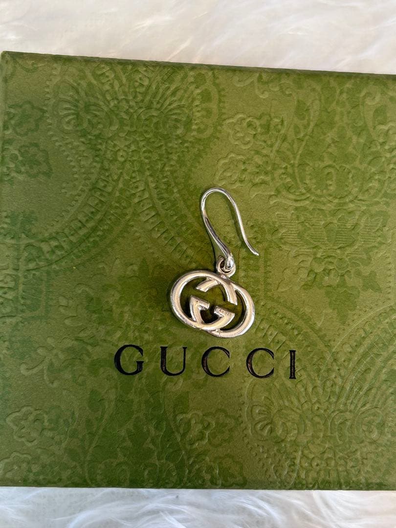 新品✨　グッチ　ピアス　インターロッキング　GG シルバー Ag 925 値下⭕️