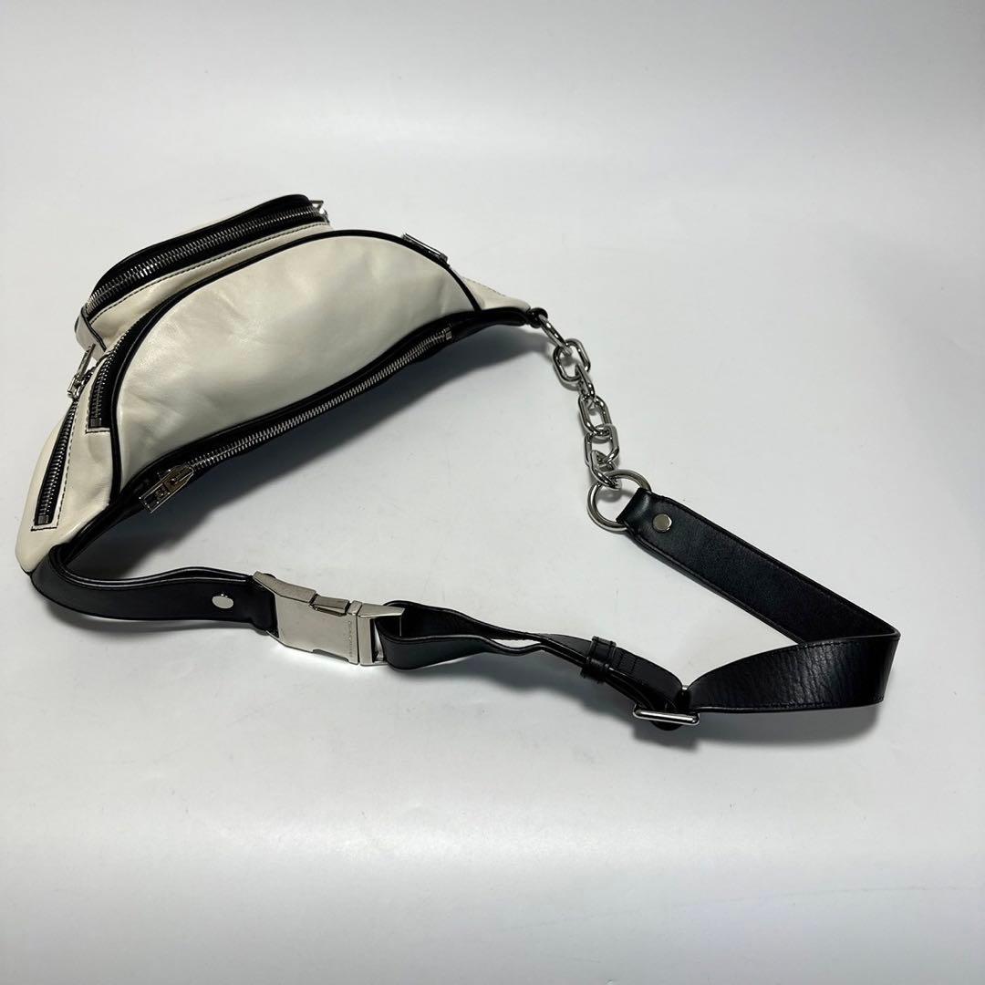 f82【極美品】アレキサンダーワン　ファニーパック　レザー　白　ボディバッグ.
