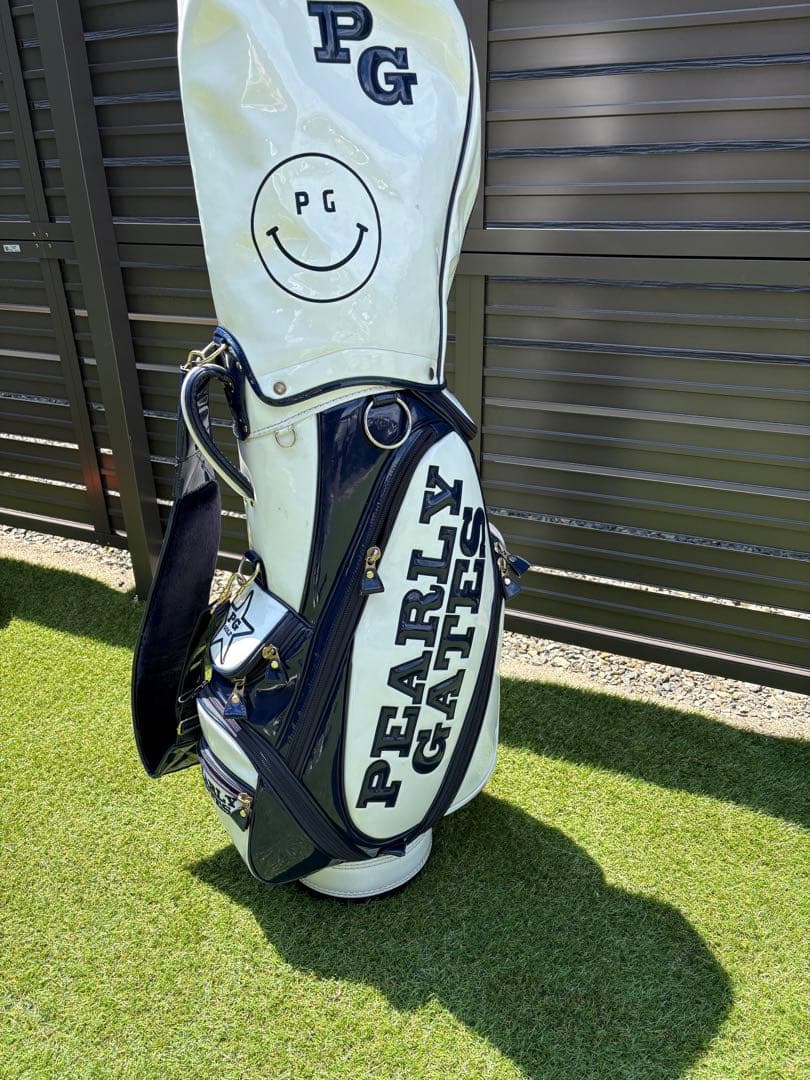 PEARLY GATES エナメルキャディバッグ