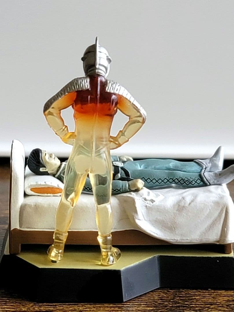 ウルトラ怪獣名鑑　史上最大の侵略　レア　フィギュア　透明　ウルトラセブン