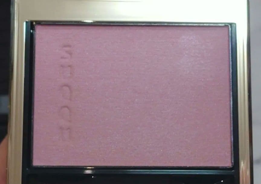 SUQQU メルティングパウダーブラッシュ 105 白空