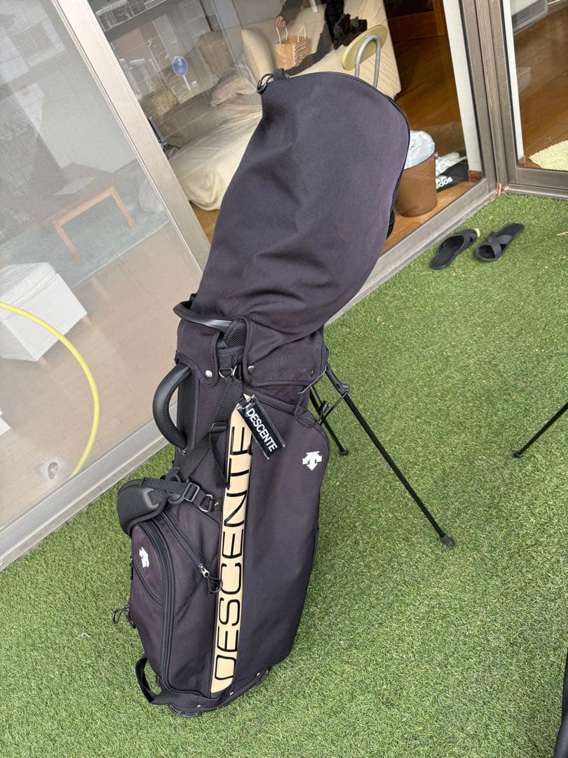 DESCENTE キャディバッグ 黒 スタンド付き