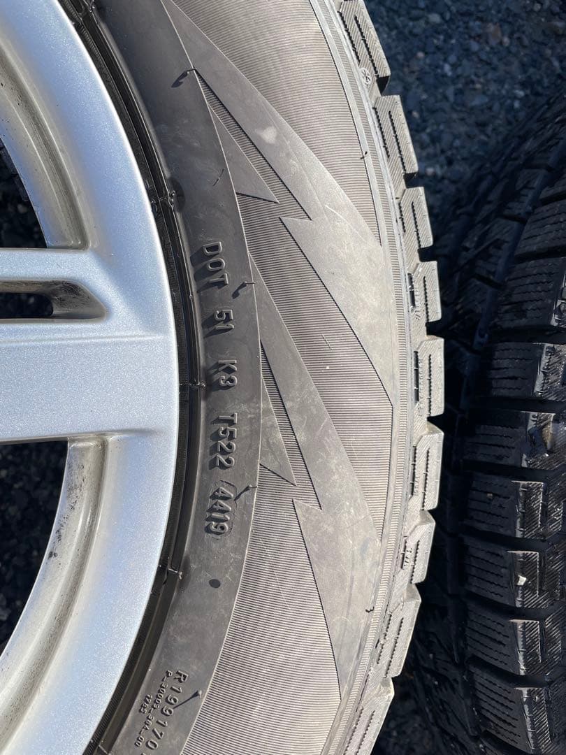 Naokin ⭐︎バリ溝アウディQ5 スタッドレス235/60/R18