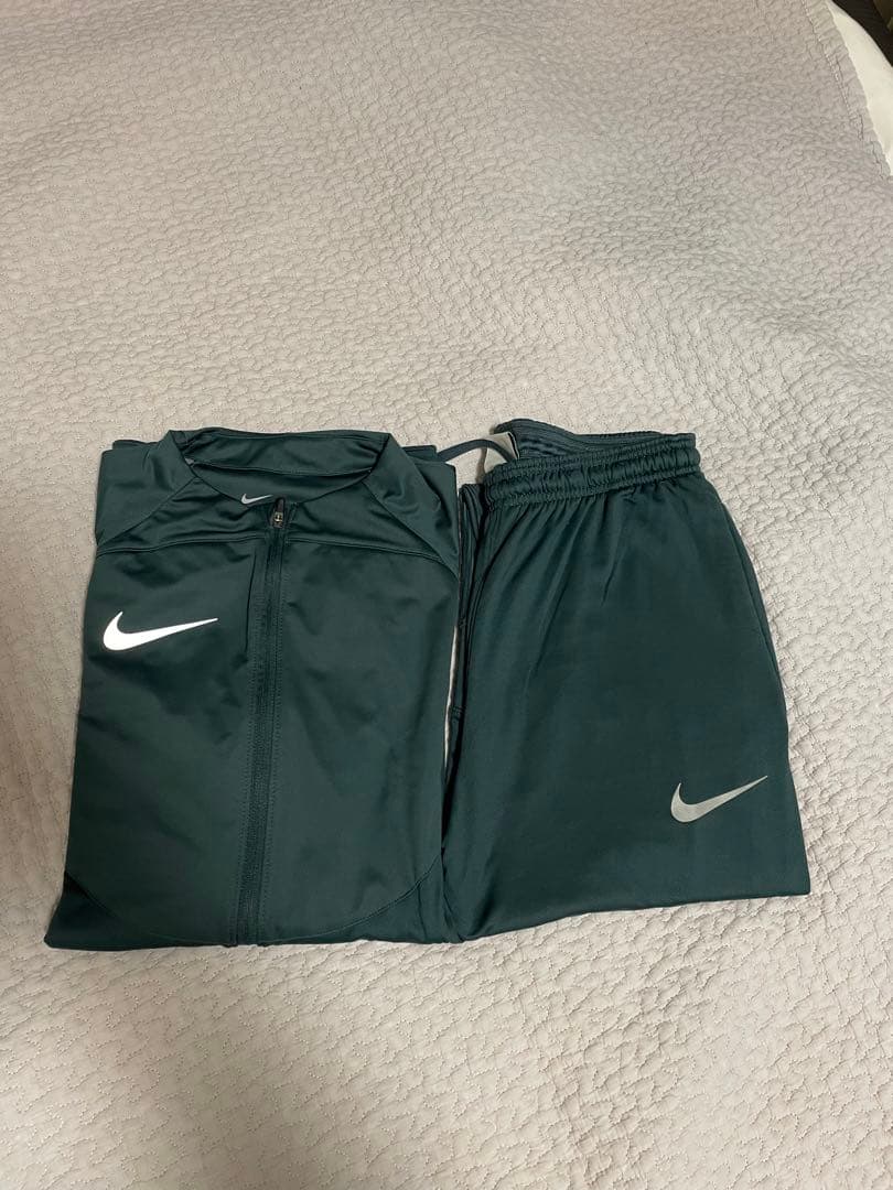 NIKE トレーニング　セットアップ　Sサイズ