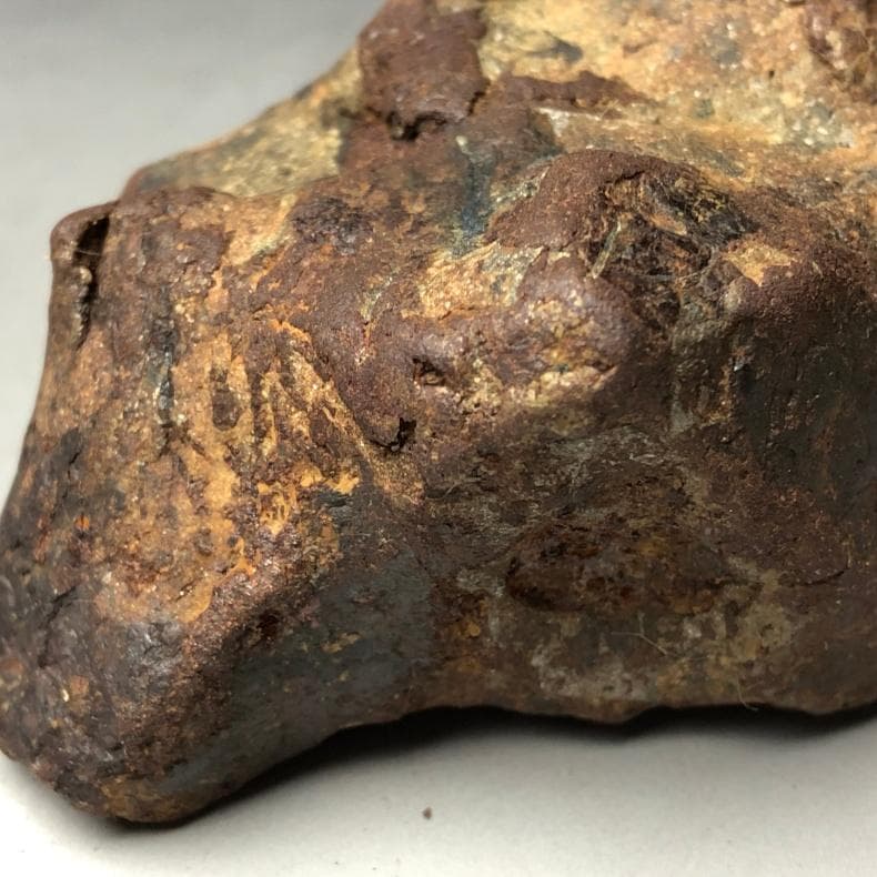 隕石 鉄隕石　アルタイ隕石　原皮付き　ナチュラル　原石　重さ約662ｇ