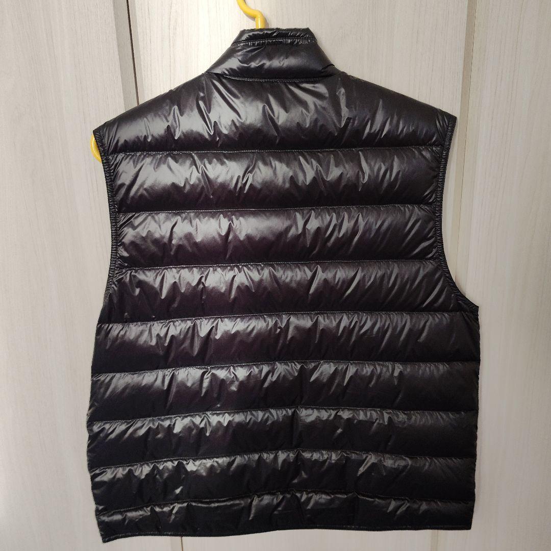 Moncler ブラック ダウンベスト サイズ2