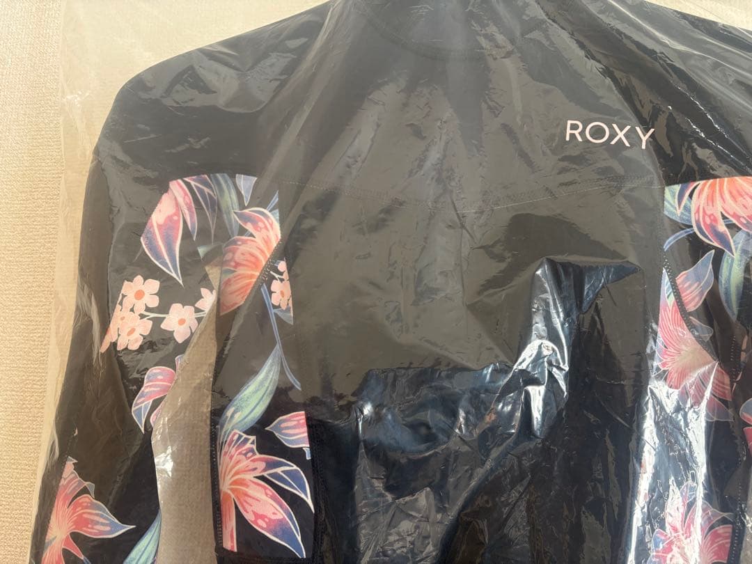 ロキシー　ウェットスーツ　サイズS フルスーツ　新品