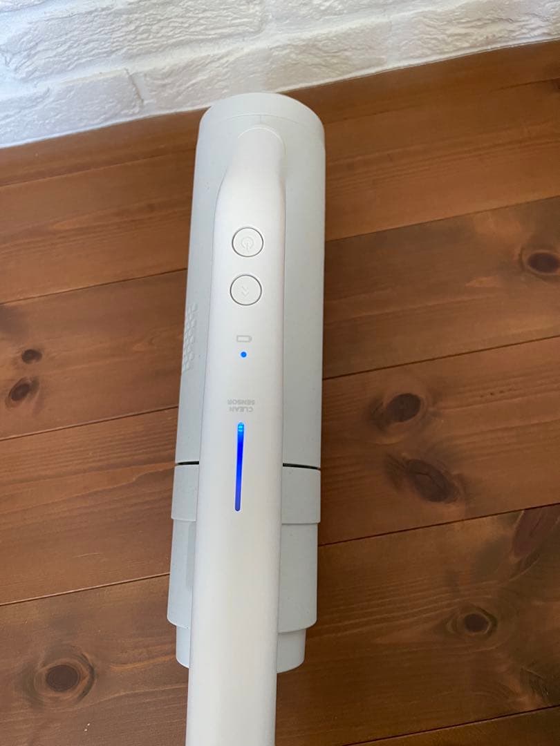 【2025年製】Panasonic 充電式掃除機　ホワイトMC-NX700K