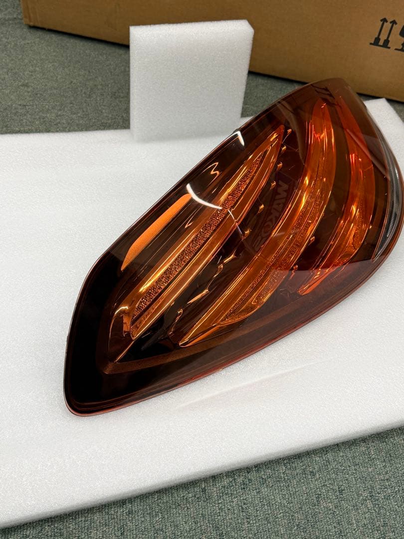 W222 後期　社外品テール　カミングホームファンクション付　送料込み