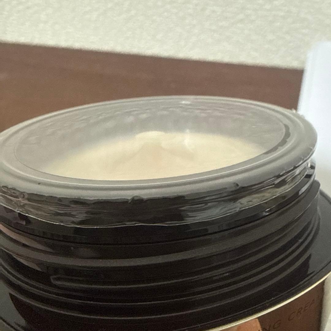 エリクシール　トータルVファーミングクリーム 50g